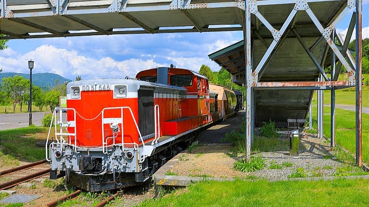 北海道三笠市にあるクロフォード公園：旧幌内太駅（三笠駅）跡地にあり、特急おおぞら等の貴重な車両を展示。北海道の鉄道の歴史を伝える三笠鉄道村の拠点です