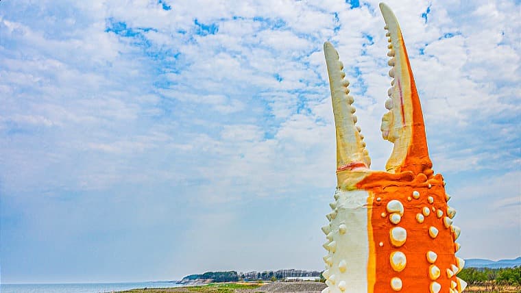 北海道紋別市の風景 A4写真プリント ガラス入り額装 ～モニュメントと虹～ 北海道紋別市】ってどんなとこ？流氷とガリンコ号の港町