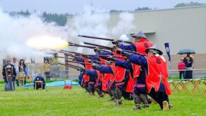 宮城県栗原市の花山鉄砲まつり：毎年5月5日に開催される祭りです。領主の幼君の健康回復を祝い、火縄銃の礼砲を撃たせたのが起源で、現在も古式にのっとった鉄砲行列と火縄銃の演武が行われます。