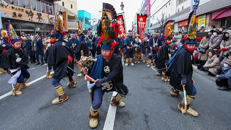 青森県八戸市の八戸えんぶり：八戸えんぶりは、青森県八戸市で毎年2月に開催される、豊作を祈る伝統的な民俗芸能（国の重要無形民俗文化財）です。