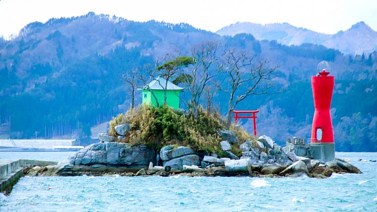 岩手県大槌町にあるひょうたん島：人形劇「ひょっこりひょうたん島」のモデルとされる、大槌町のシンボル的な美しい島です。