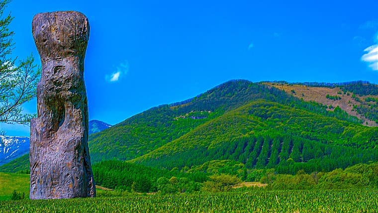 北海道清水町にある十勝千年の森：「世界一美しい庭」と称された、日高山脈の麓に広がる広大な北海道ガーデン街道のガーデンです。