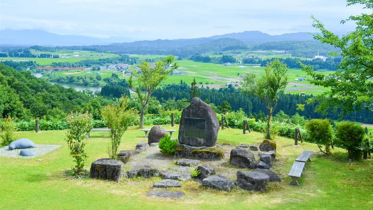 山形県舟形町の西ノ前遺跡：山形県舟形町にある縄文時代の遺跡で、国宝の土偶「縄文の女神」が出土したことで知られています。